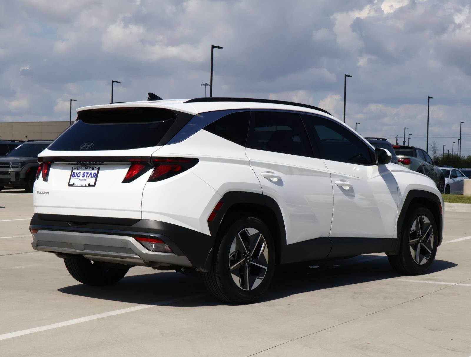 2025 Hyundai Tucson SEL photo 3