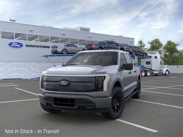 2025 Ford F-150 Lightning XLT photo 2