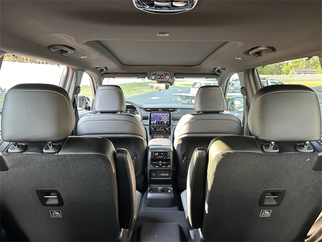 2025 Jeep Grand Cherokee Limited photo 11