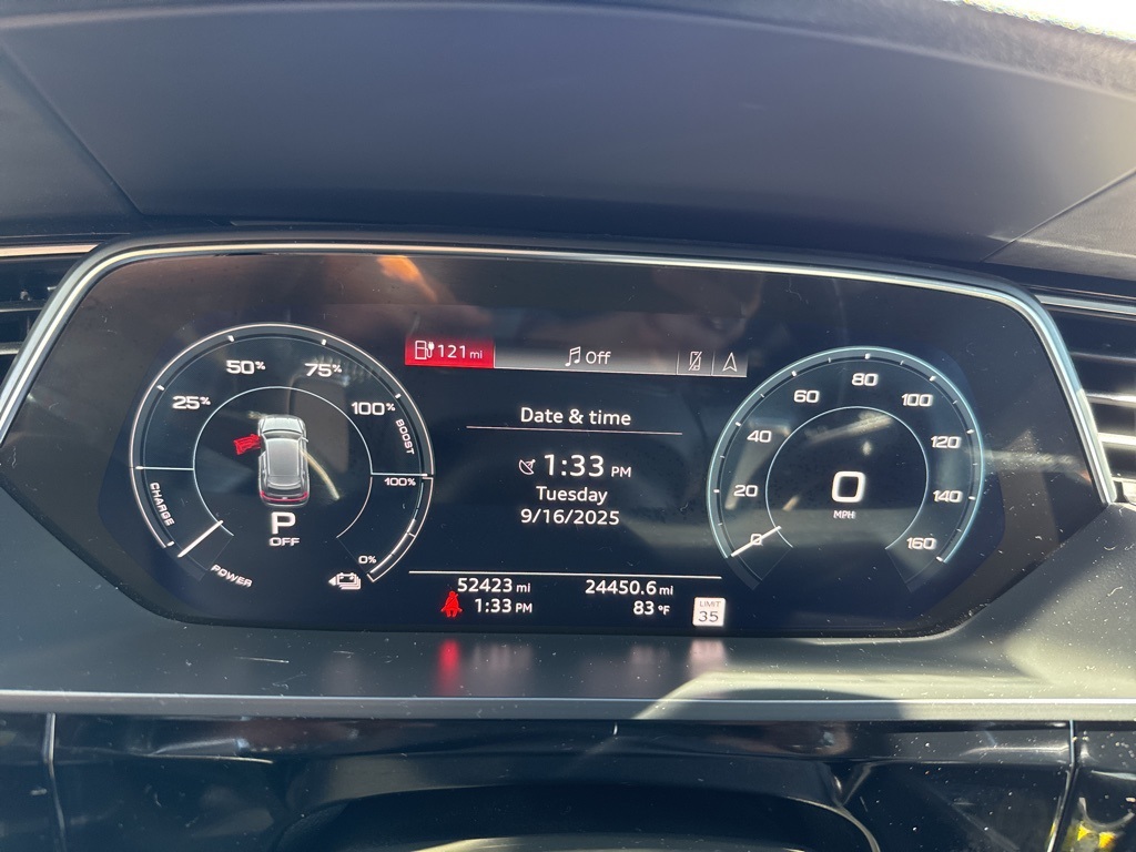 2019 Audi e-tron Premium Plus photo 44