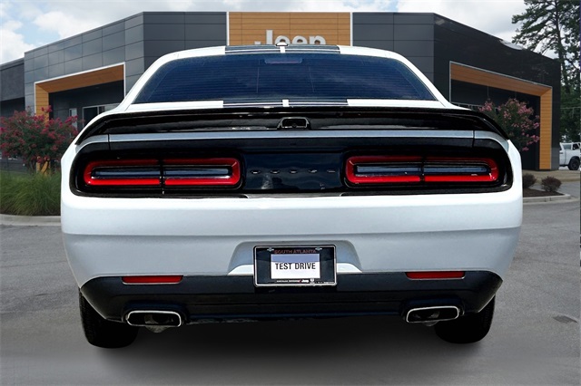 2022 Dodge Challenger SXT photo 5