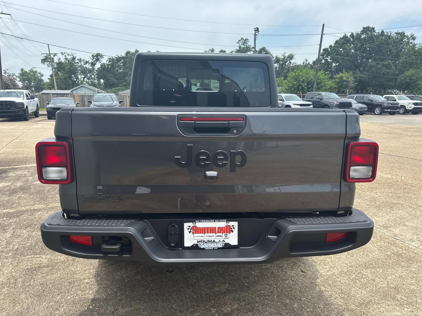 2025 Jeep Gladiator Sport photo 5