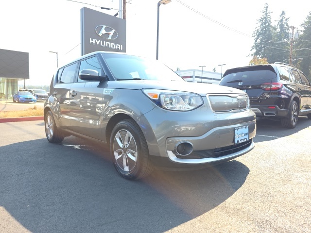Used 2017 Kia Soul EV with VIN KNDJP3AE4H7021075 for sale in Gladstone, OR
