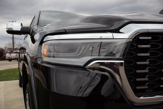 2025 Ram 1500 photo 2