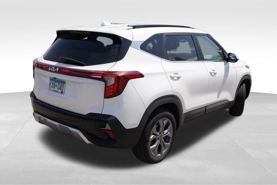 2024 Kia Seltos S photo 3