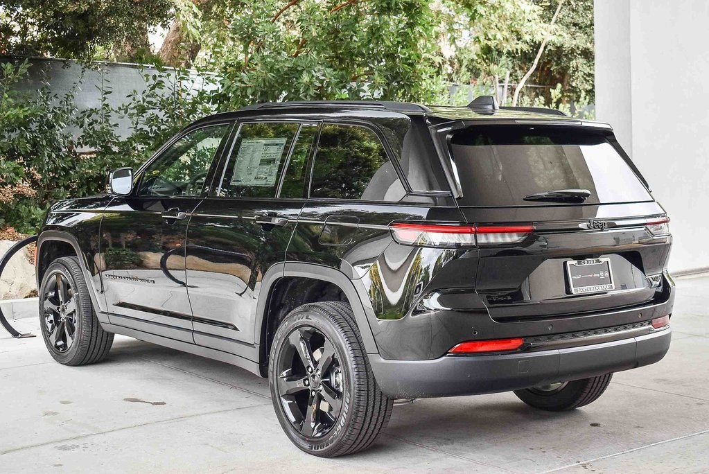 2025 Jeep Grand Cherokee Altitude X photo 4