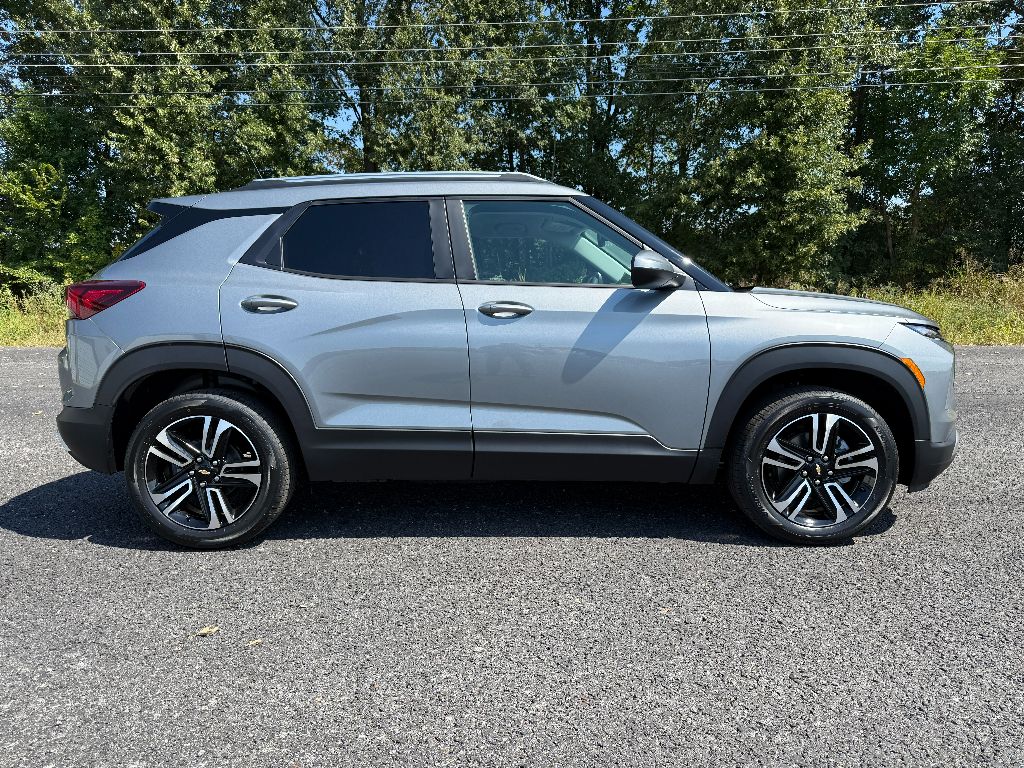 2026 Chevrolet Trailblazer LT photo 9