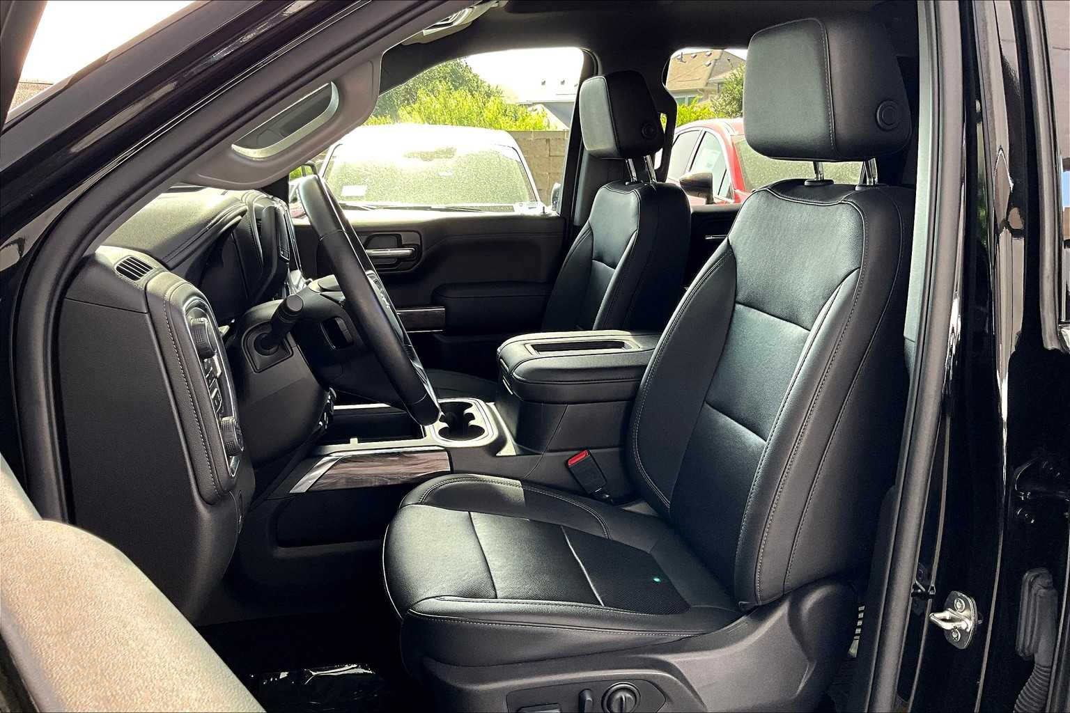 2022 Chevrolet Silverado 1500 LTZ photo 7