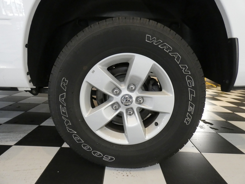 2022 Ram 1500 Classic SLT photo 4
