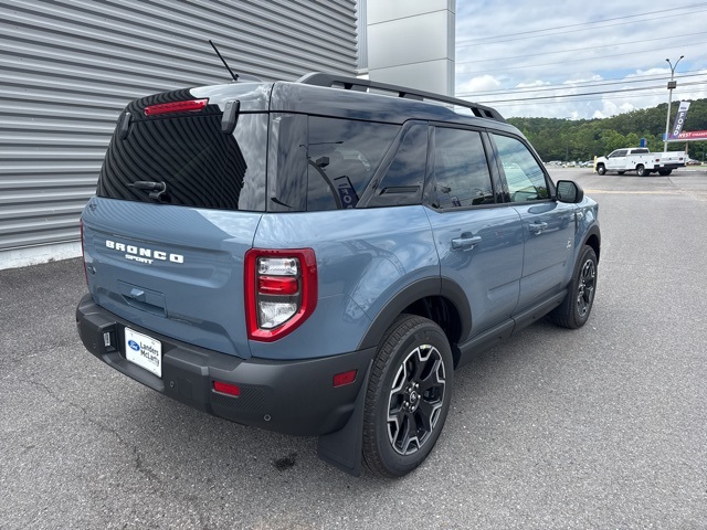 2025 Ford Bronco Sport Outer Banks photo 3