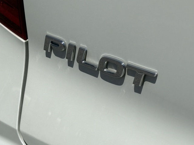 2019 Honda Pilot Elite photo 12