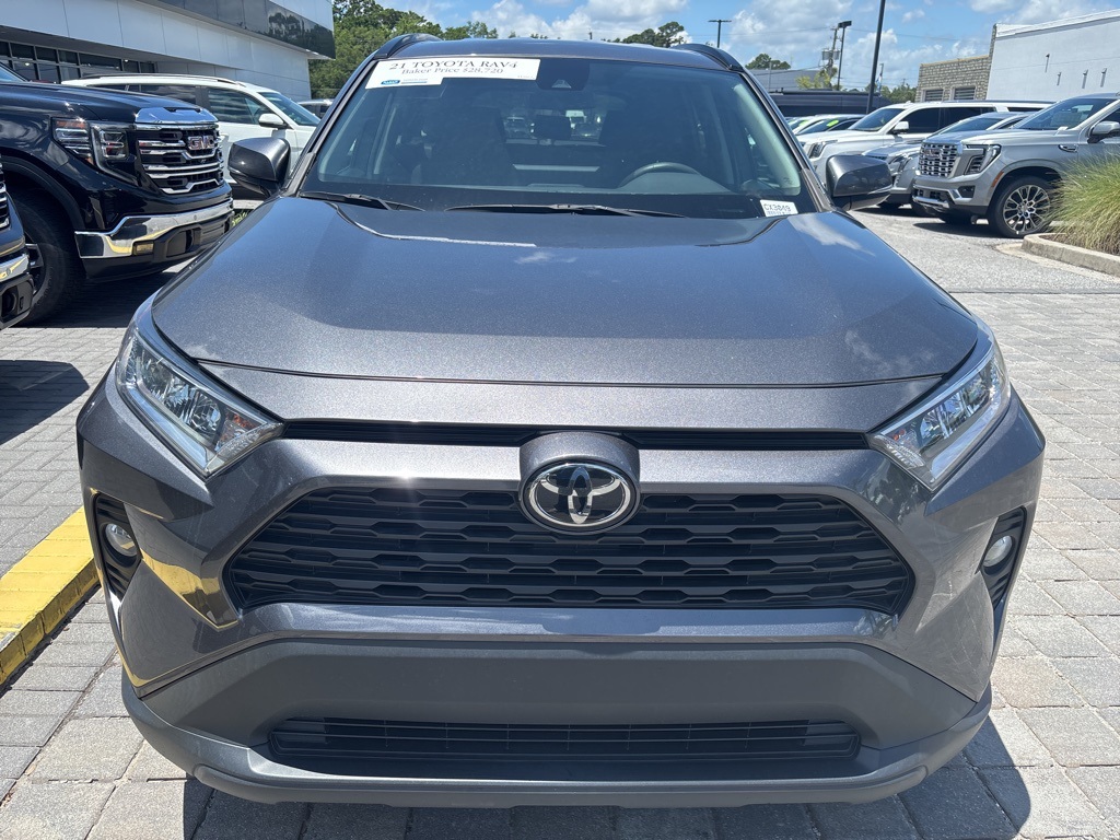 2021 Toyota RAV4 XLE photo 10