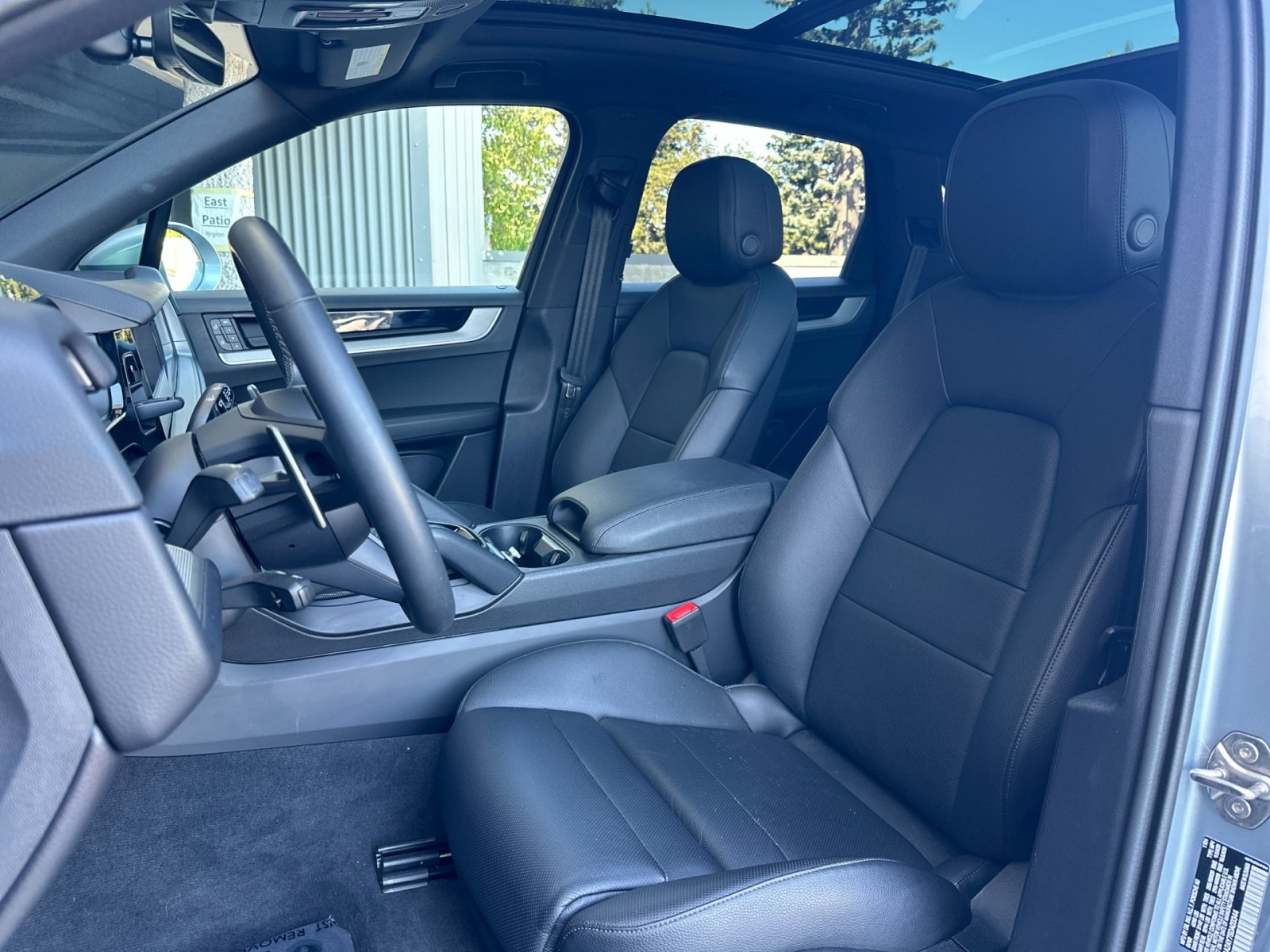2025 Porsche Cayenne photo 4