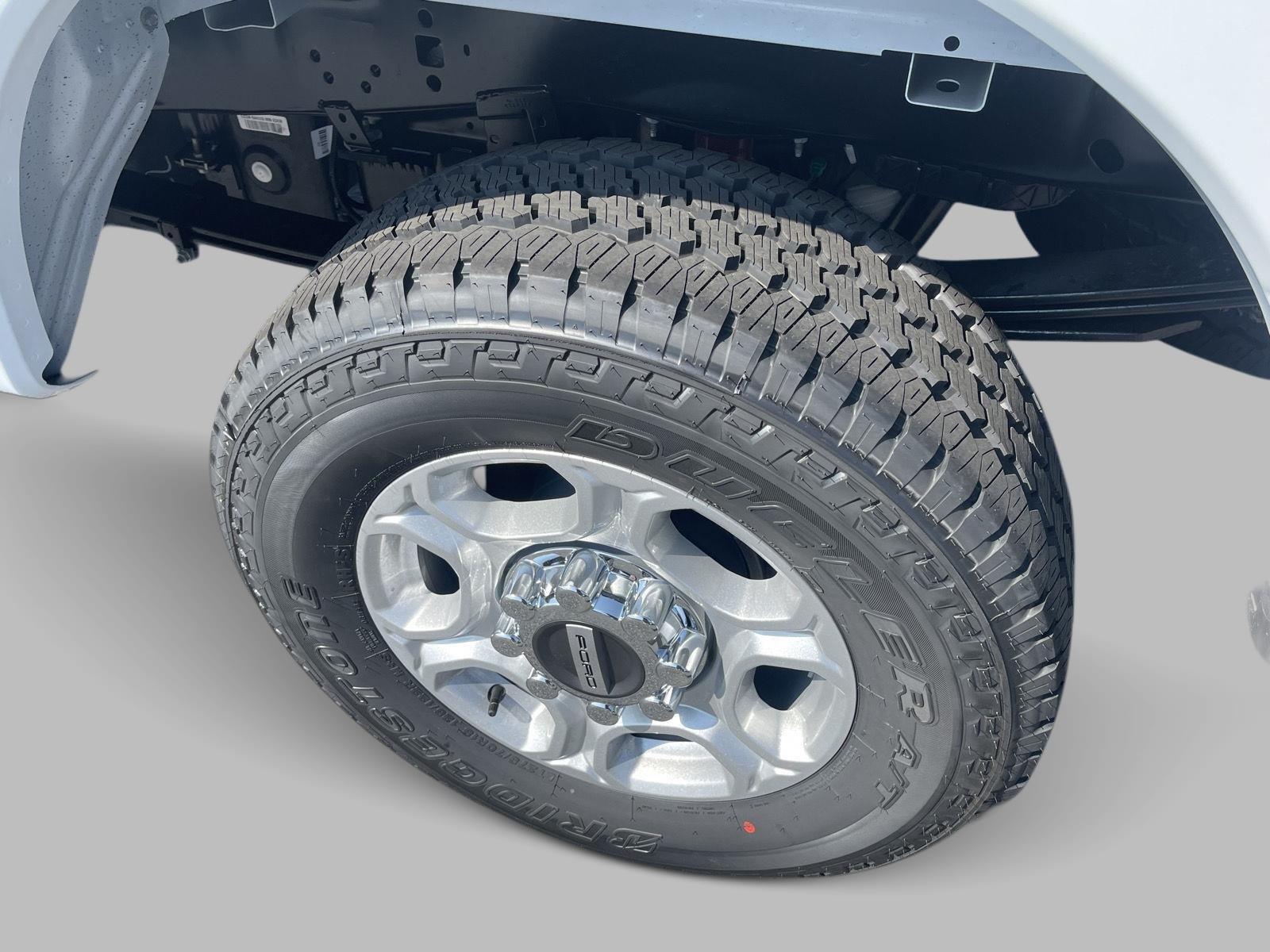 2025 Ford F-250 XLT photo 6