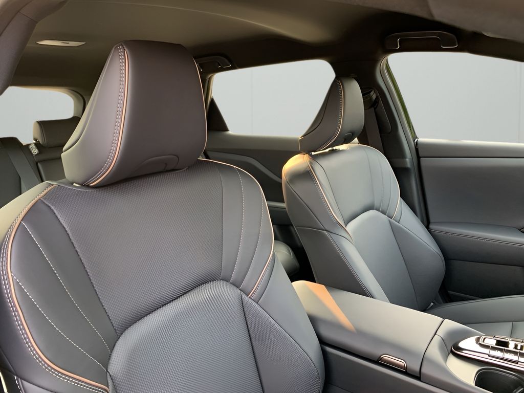 2025 Toyota Crown Signia XLE photo 15