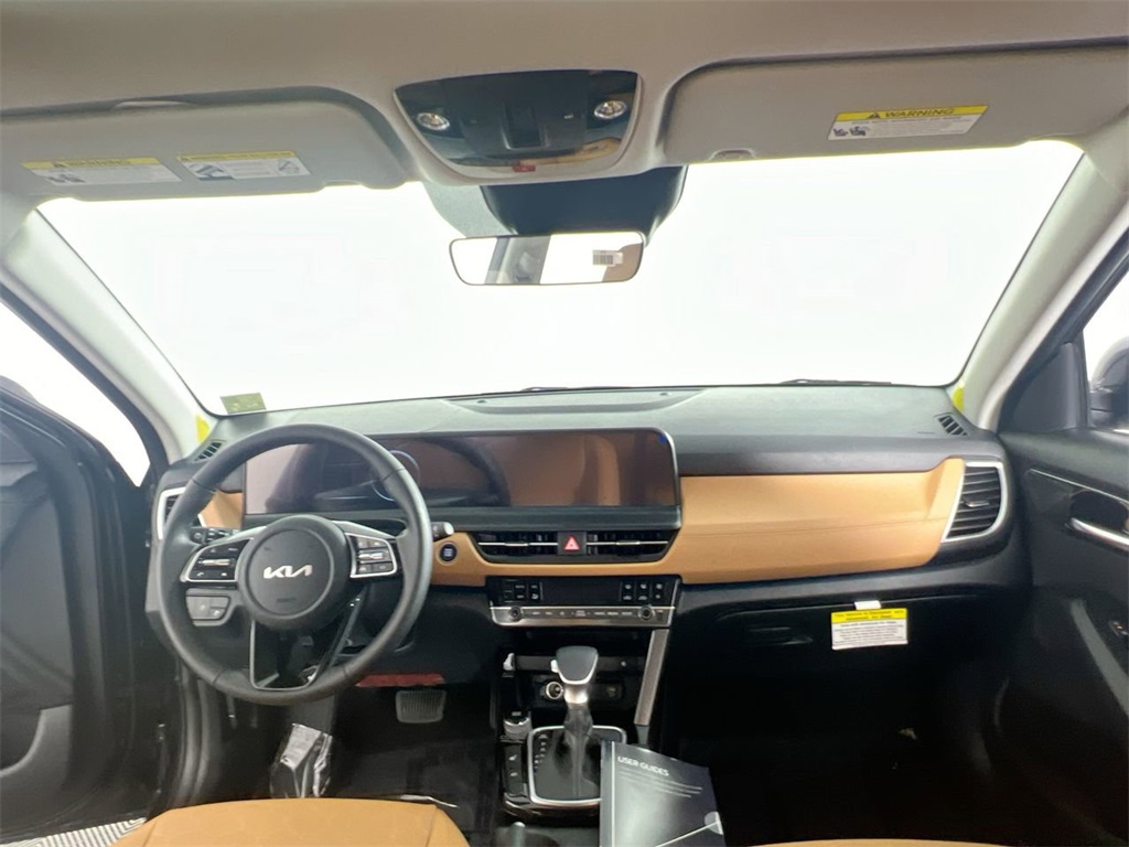 2025 Kia Seltos EX photo 24