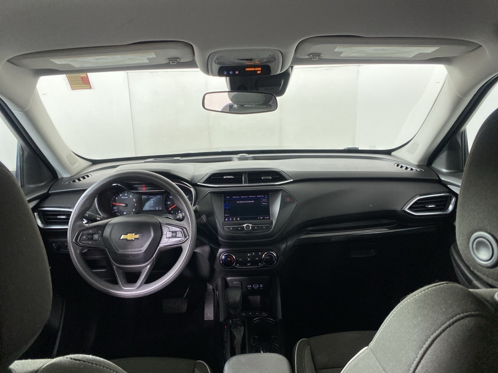 2021 Chevrolet Trailblazer LT photo 2