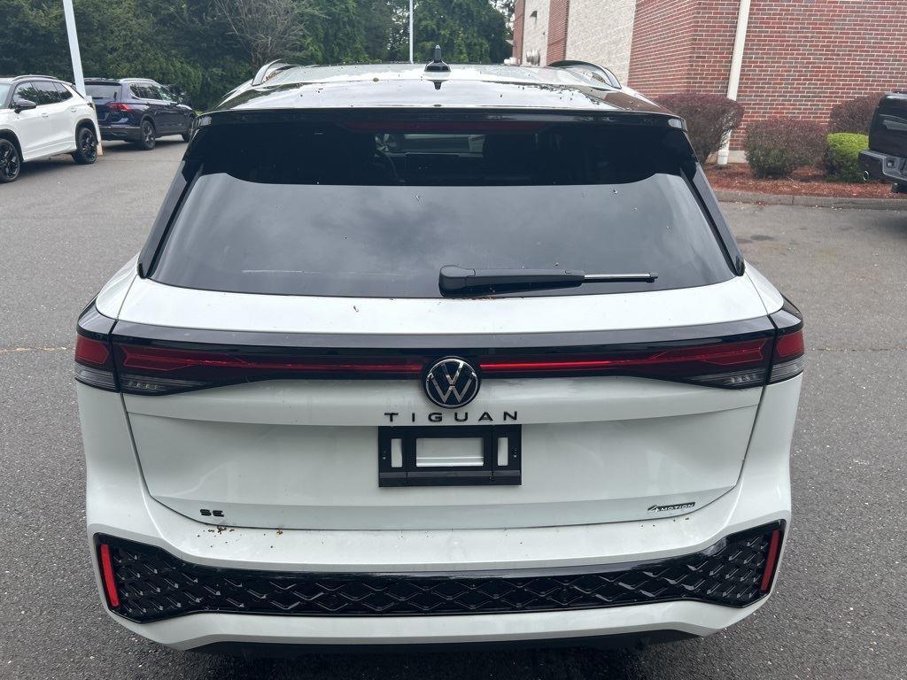 2025 Volkswagen Tiguan SE R-Line Black photo 2