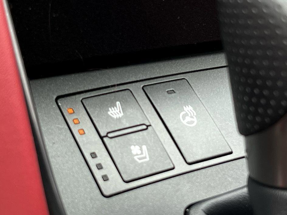 2024 Lexus IS 300 F SPORT photo 18