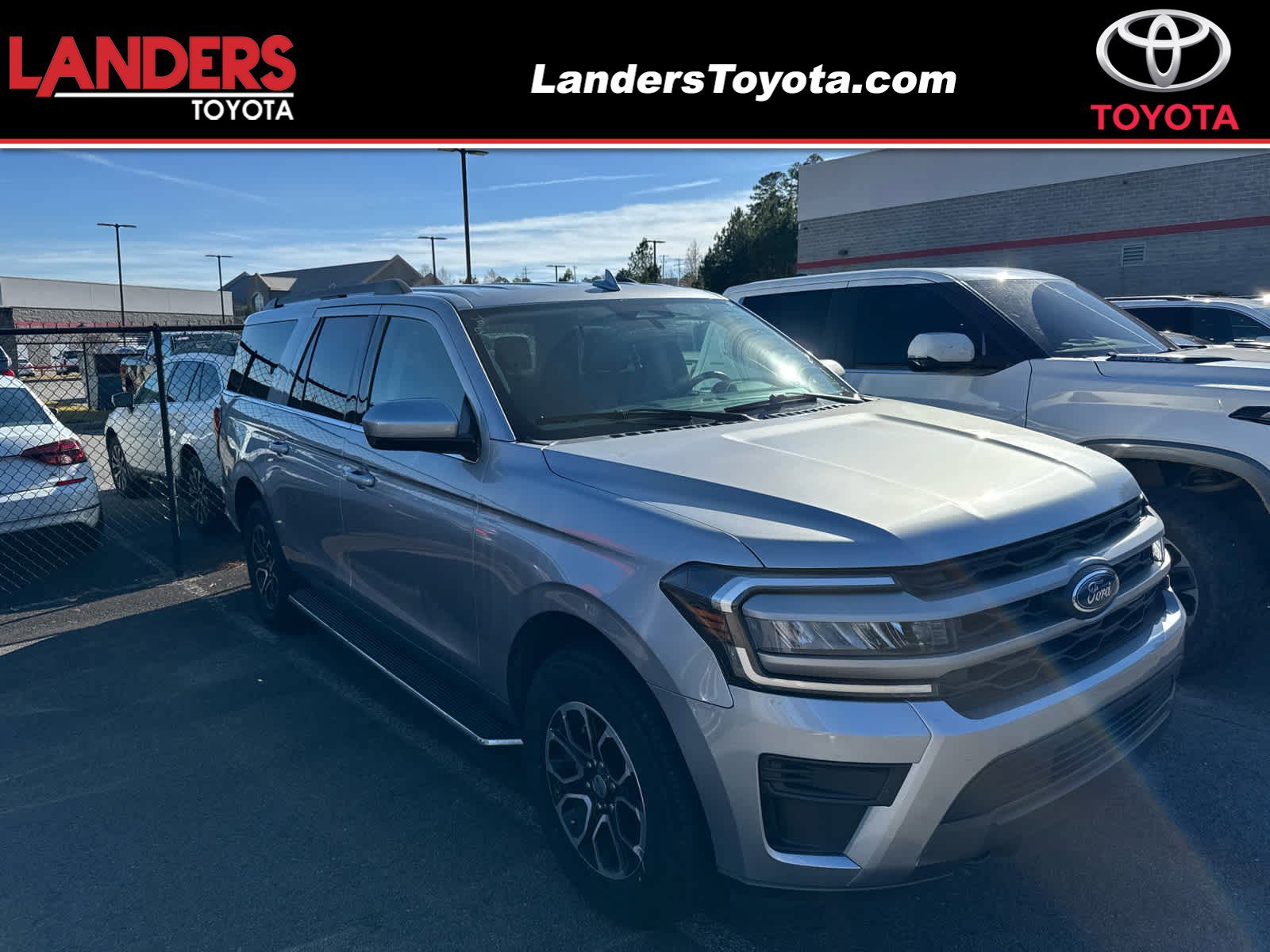 2023 Ford Expedition XLT's photo