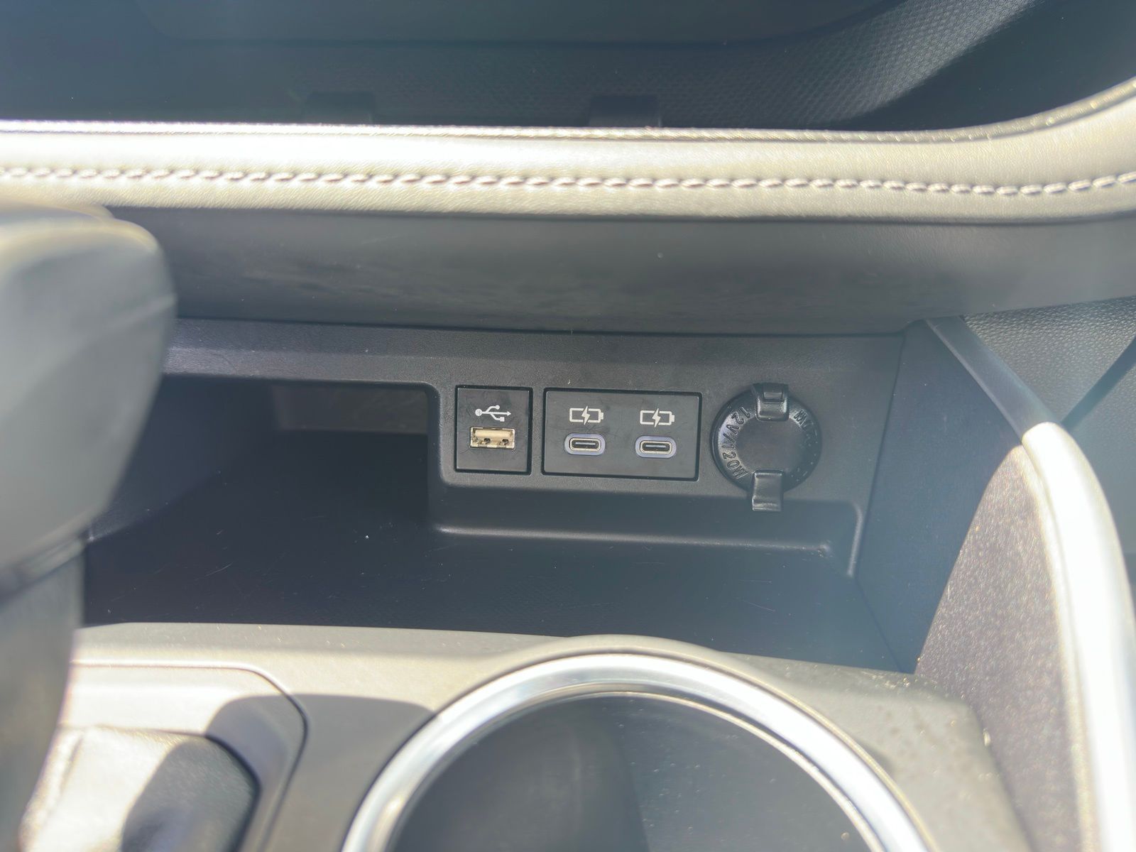 2024 Toyota Highlander XLE photo 25