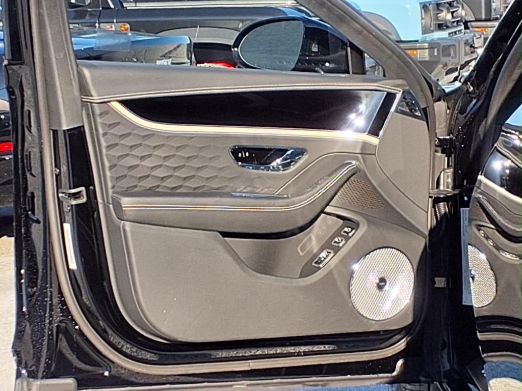 2025 Bentley Flying Spur Speed photo 4