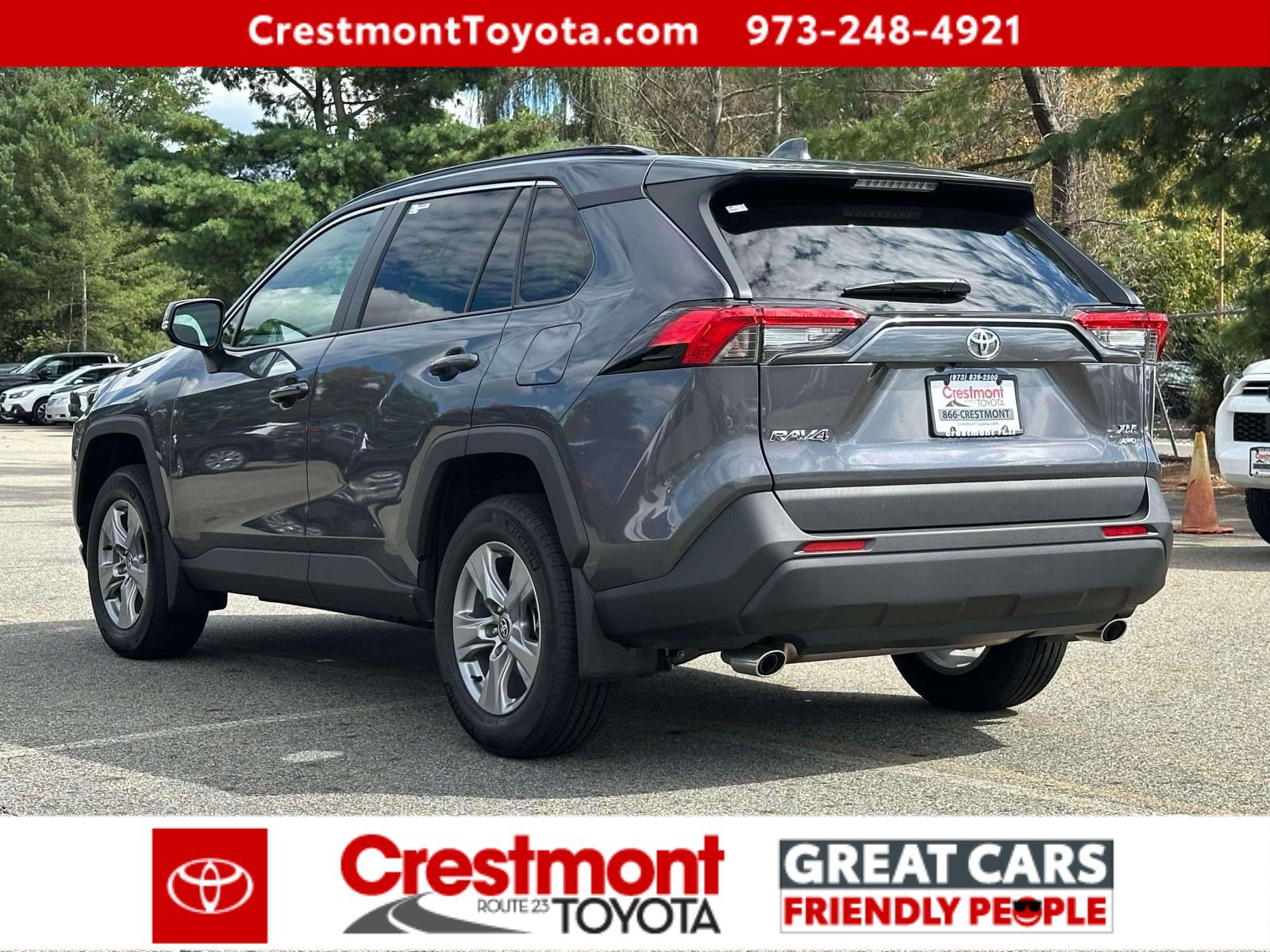 2024 Toyota RAV4 XLE photo 4
