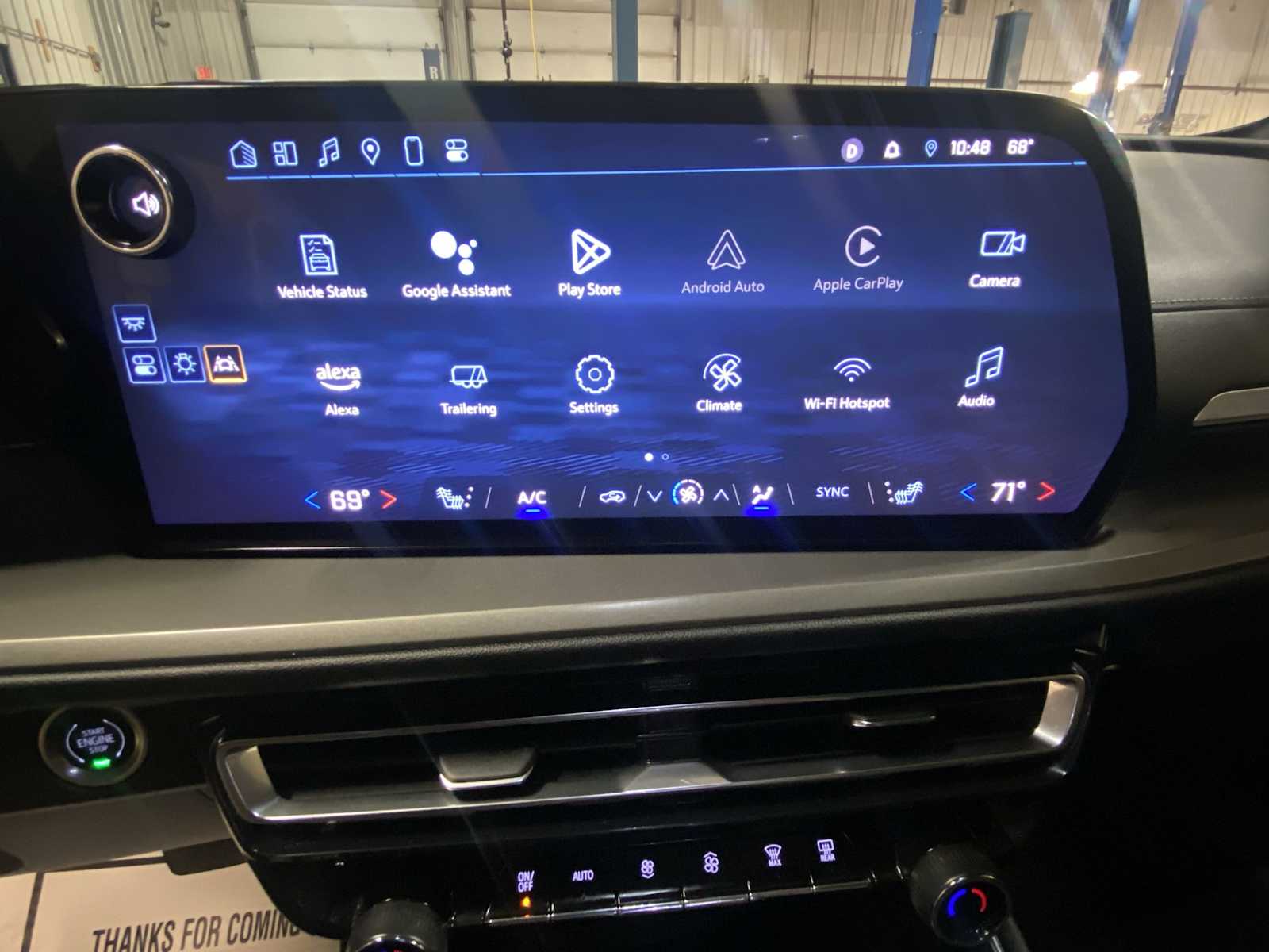 2025 Chevrolet Traverse photo 12
