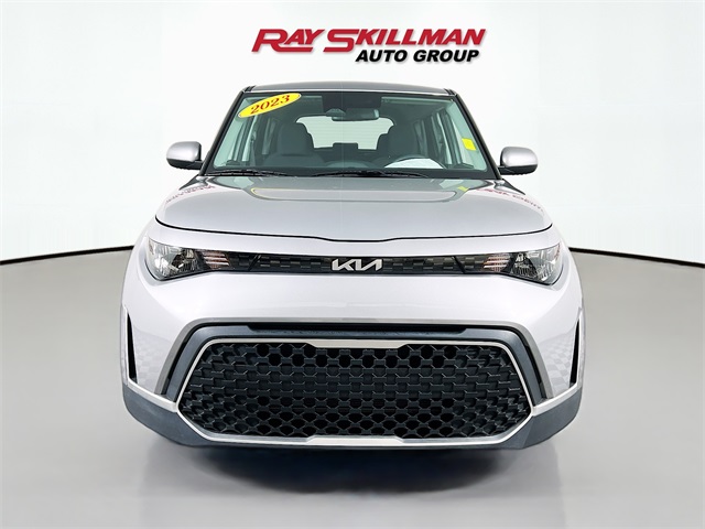 2023 Kia Soul LX photo 2