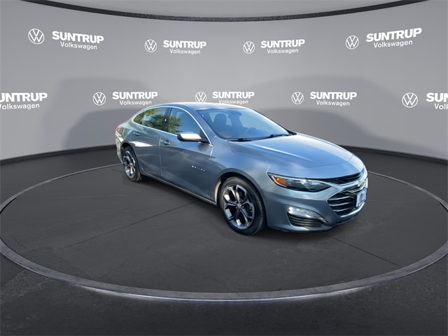 2023 Chevrolet Malibu 1LT photo 2
