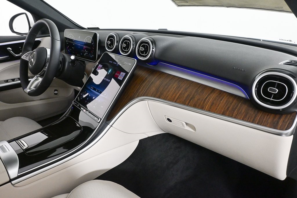 2025 Mercedes Benz C 300 photo 13