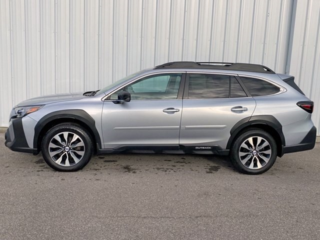 2023 Subaru Outback Limited XT photo 5