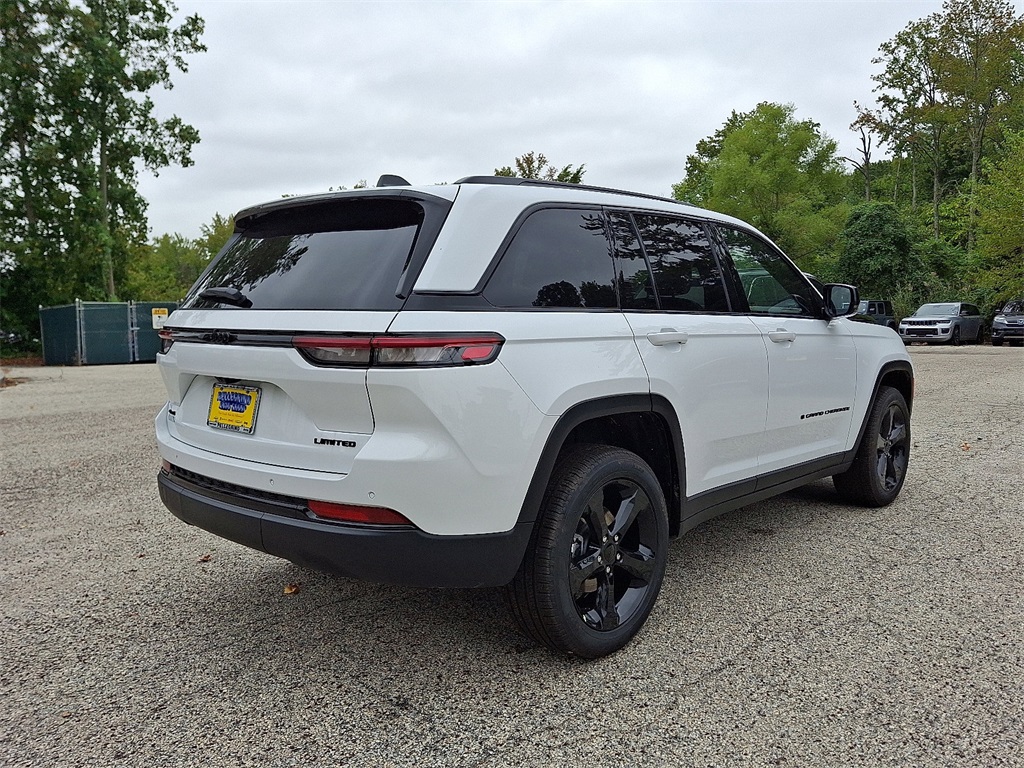 2025 Jeep Grand Cherokee Limited photo 4