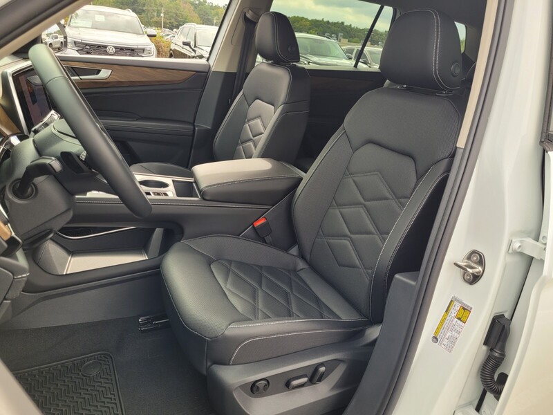 2026 Volkswagen Atlas SE photo 3