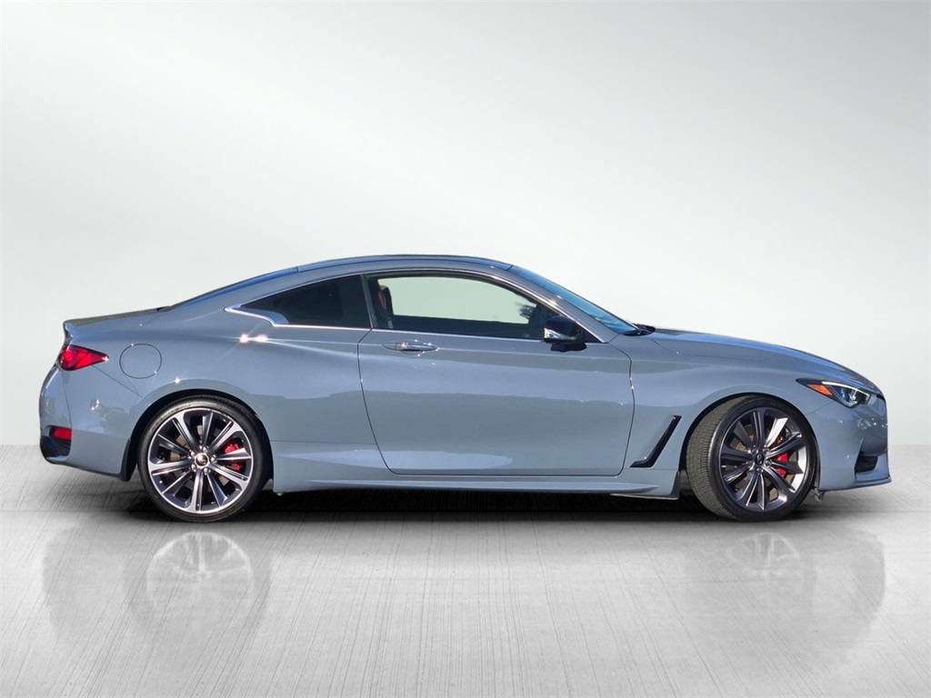 2022 Infiniti Q60 Sport photo 3