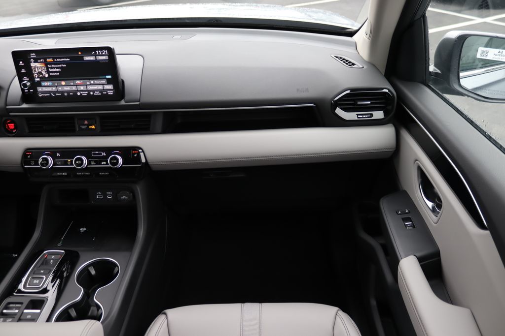 2025 Honda Pilot Touring photo 16