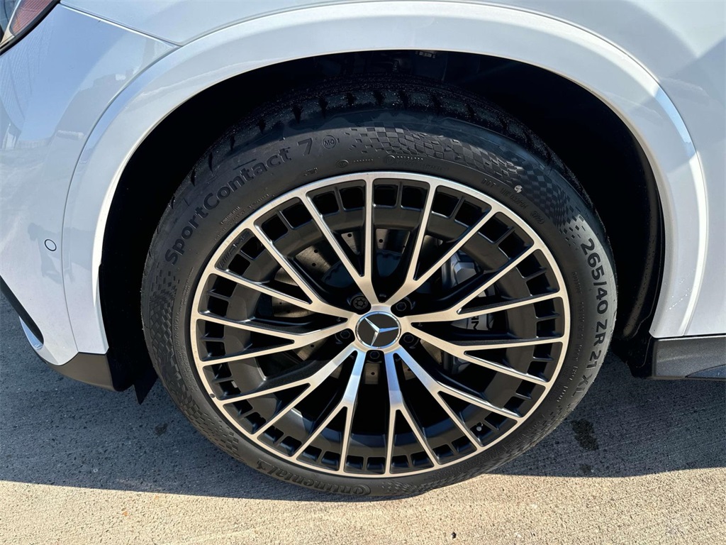 2025 Mercedes Benz GLC AMG 43 4MATIC photo 3