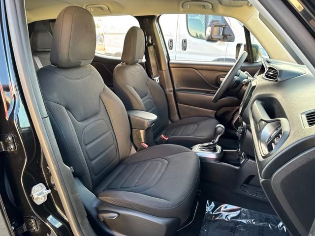 2022 Jeep Renegade Latitude photo 22
