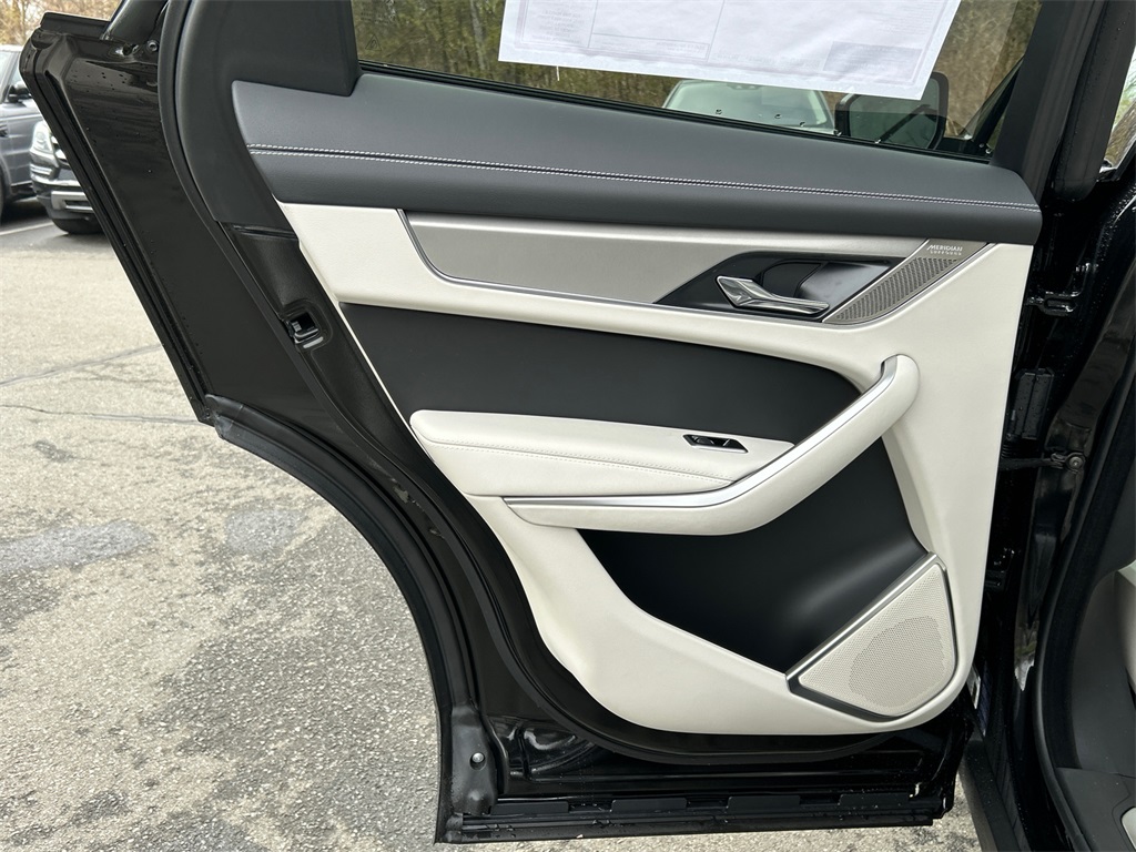 2026 Jaguar F-PACE P250 R-Dynamic S photo 22