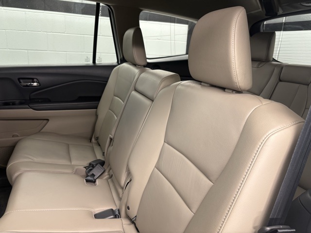 2016 Honda Pilot EX-L photo 22