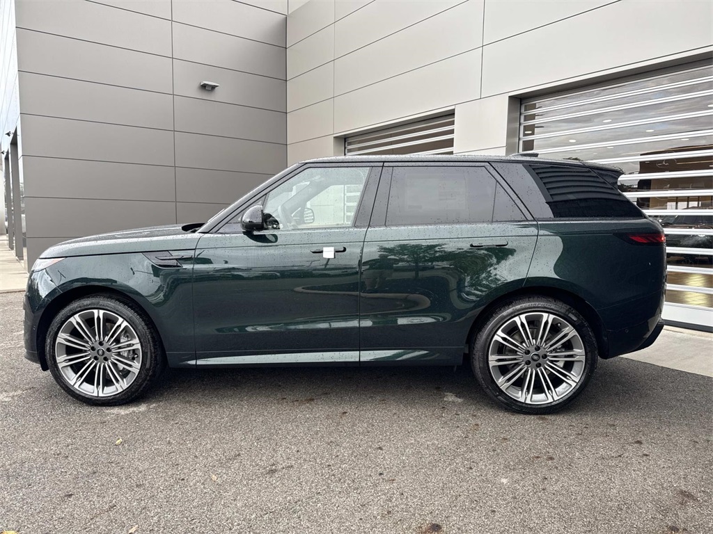 2025 Land Rover Range Rover Sport SE photo 4