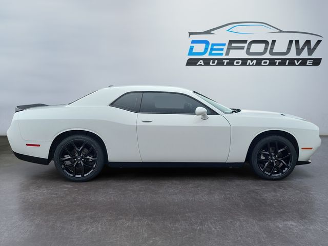 2021 Dodge Challenger SXT photo 2