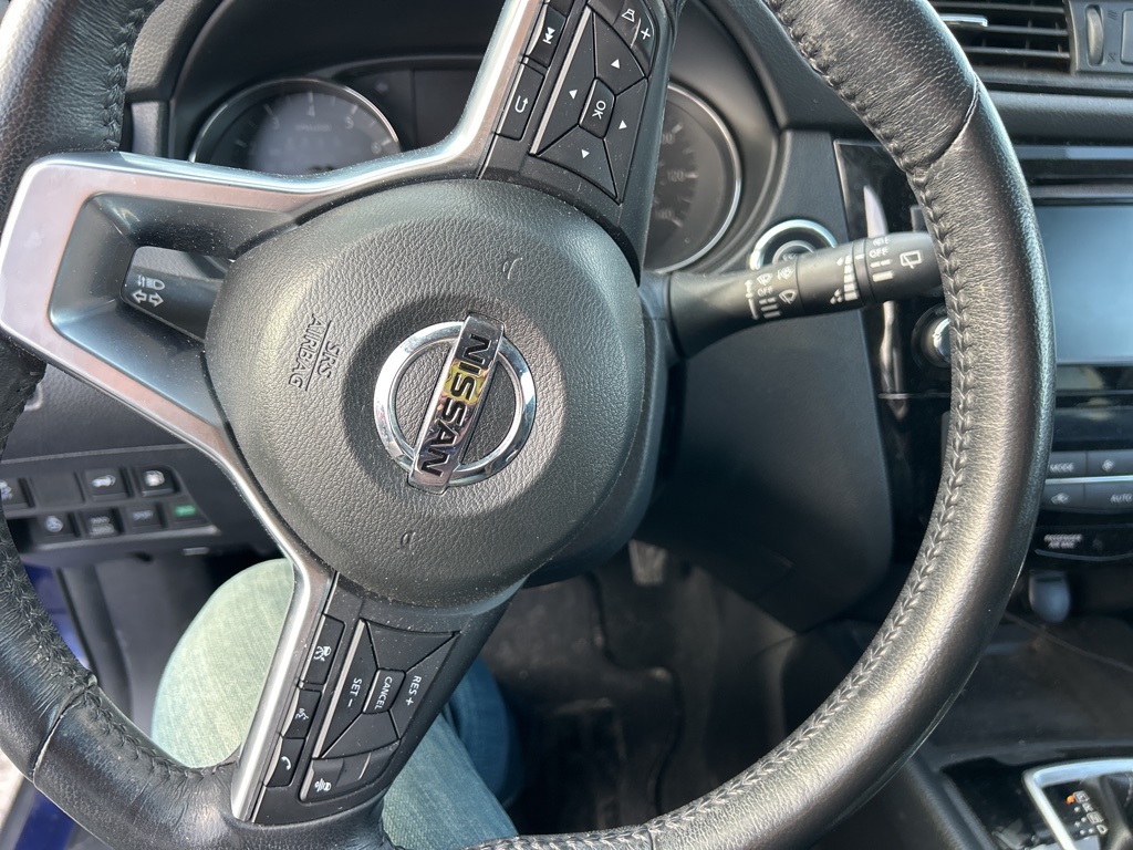 Used 2018 Nissan Rogue SV with VIN KNMAT2MV2JP615767 for sale in Kansas City