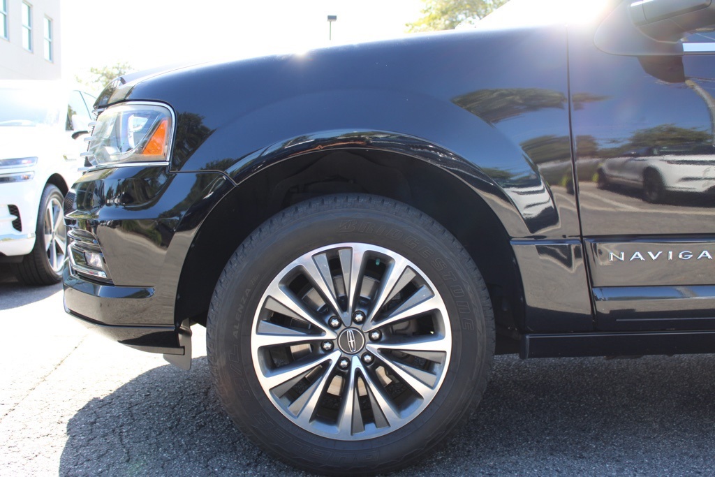 2016 Lincoln Navigator Select photo 10
