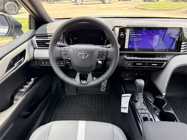 2025 Toyota Camry SE photo 11
