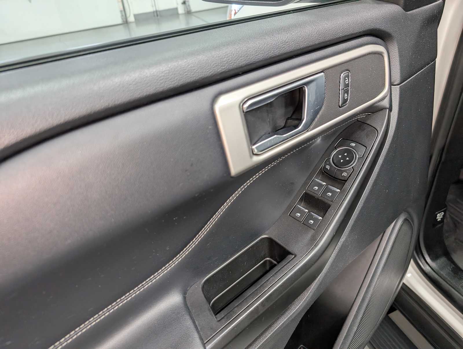 2020 Ford Explorer XLT photo 35