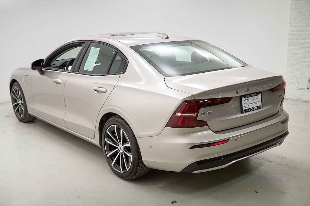 2025 VOLVO S60 - Image 6