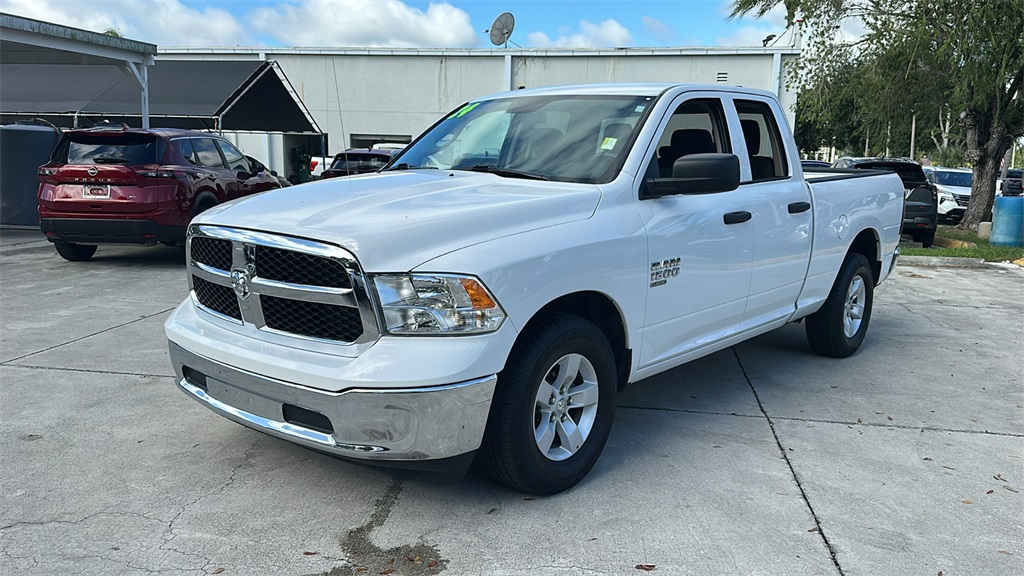 2024 Ram 1500 Classic SLT photo 3