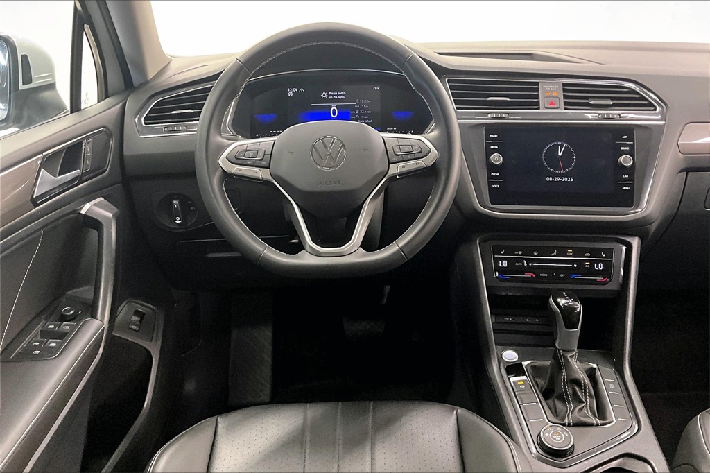 2024 Volkswagen Tiguan SE Wolfsburg Edition photo 4