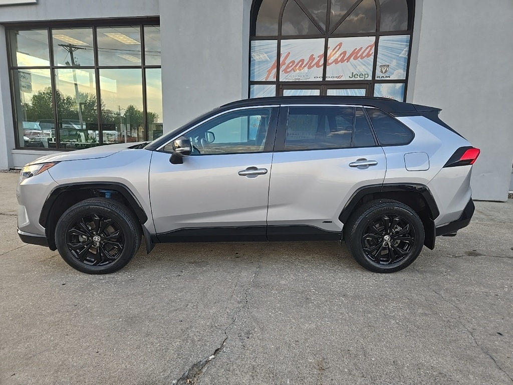 2022 Toyota RAV4 Hybrid XSE photo 5